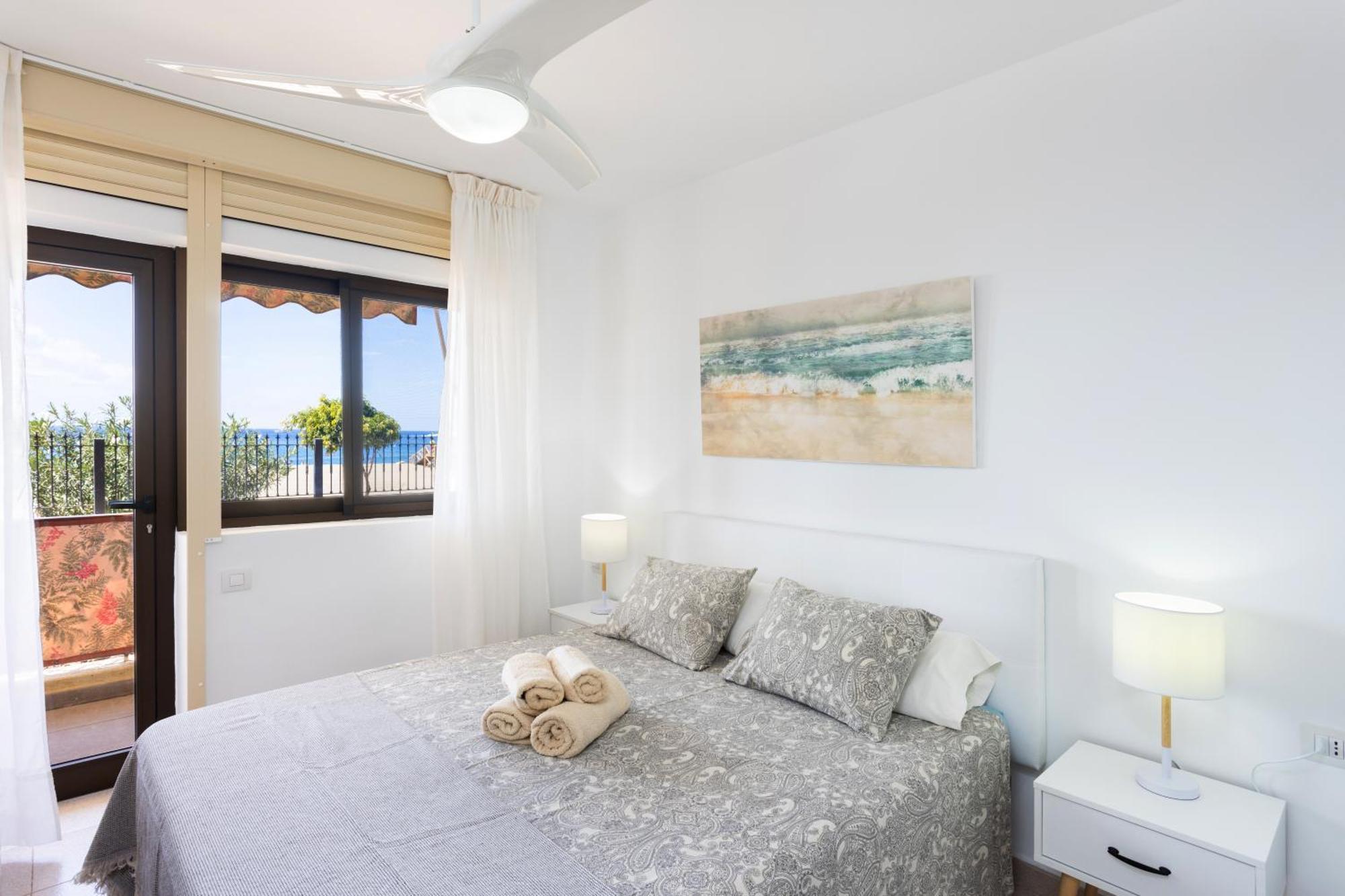 Frontline Playa Las Vistas With Pool, Parking, Sea ลอส กริสเตียนอส ภายนอก รูปภาพ